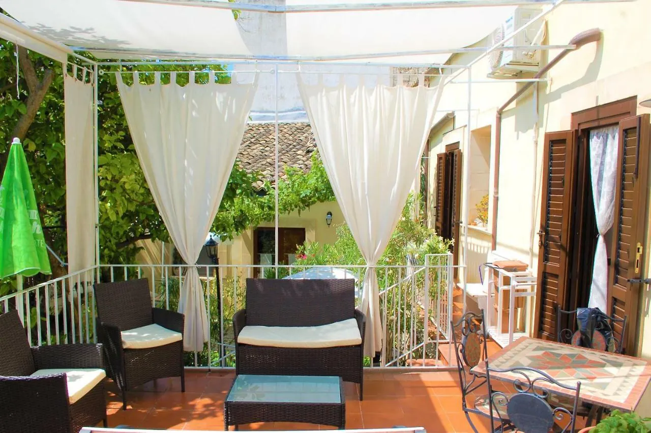 Holiday home B&B Il Giardino Dei Sospiri Ragusa Italy