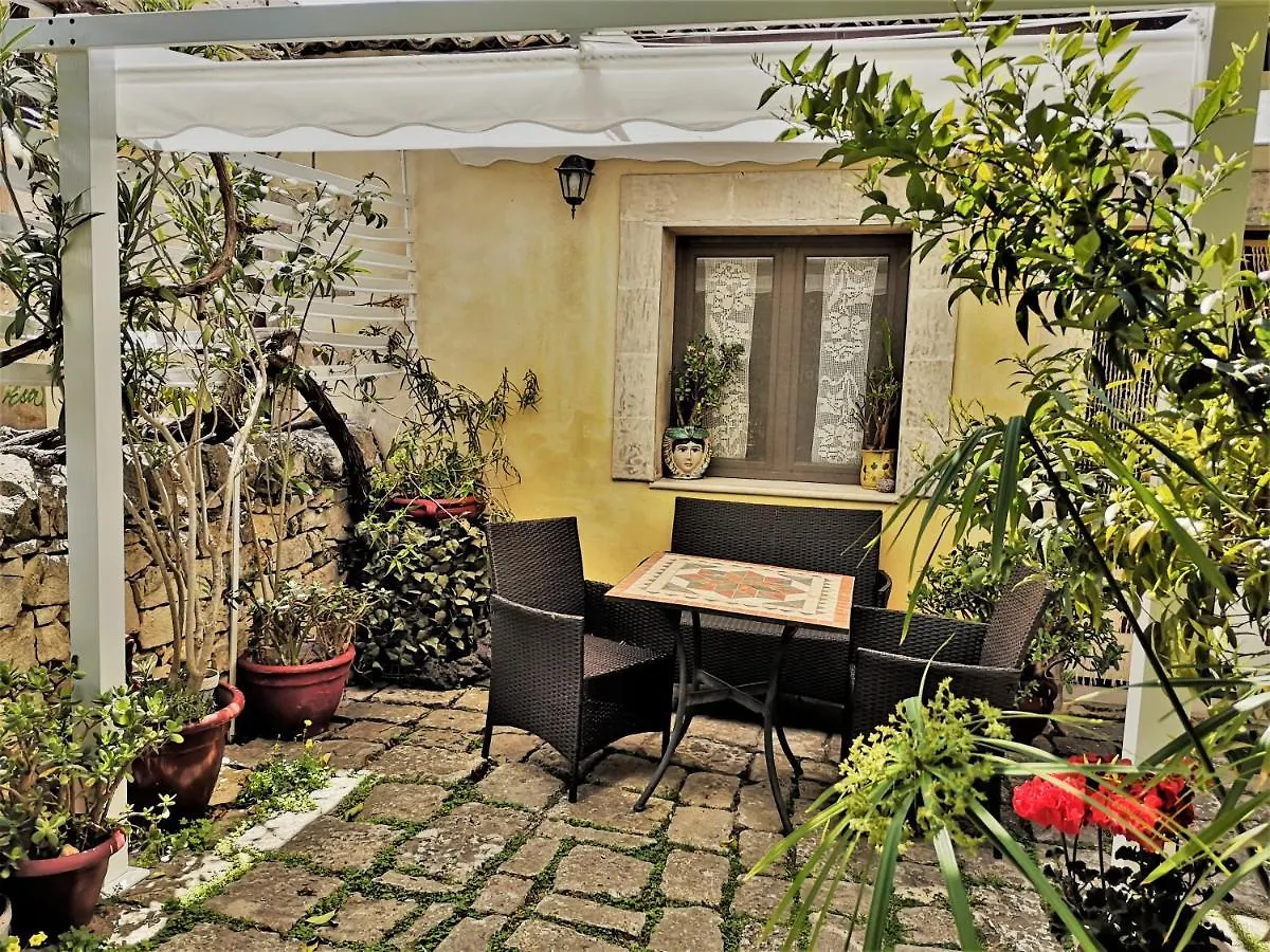 B&B Il Giardino Dei Sospiri Ragusa Holiday home